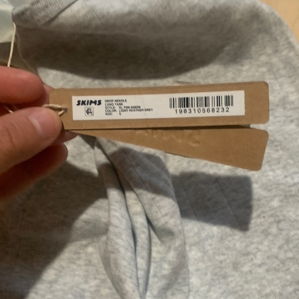 SKIMS Light Gray Top - Picture 5 of 5